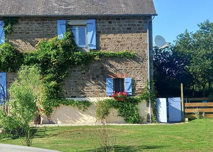 Mortain-bocage - 2-bed Wisteria Sleeps 4