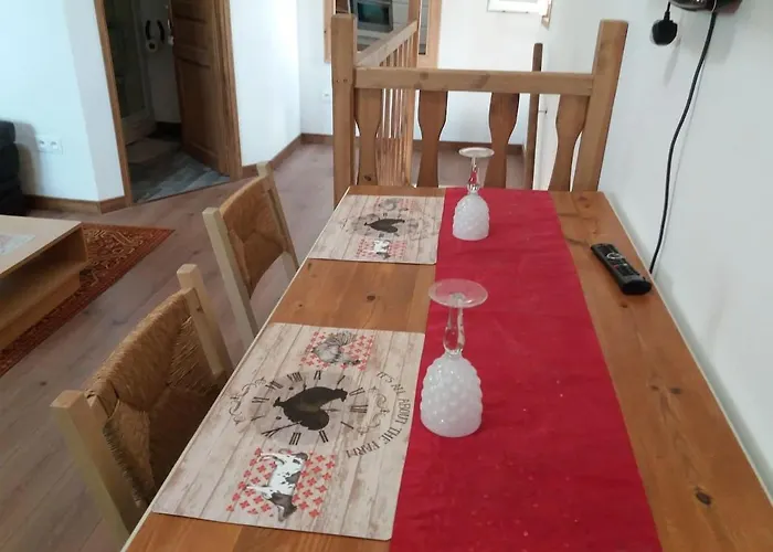 Mortain-bocage - 2-bed Wisteria - Sleeps 4 *