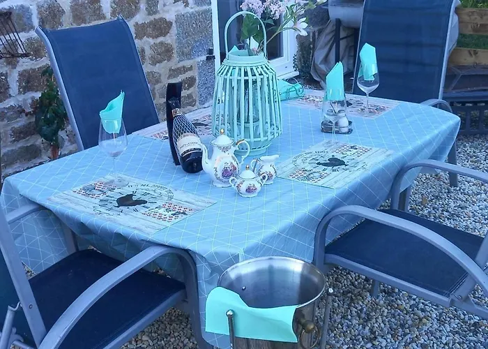 Mortain-bocage - 2-bed Wisteria - Sleeps 4