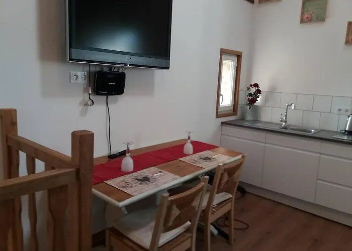 Semesterbostad Mortain-bocage - 2-bed Wisteria - Sleeps 4 Notre-Dame-du-Touchet