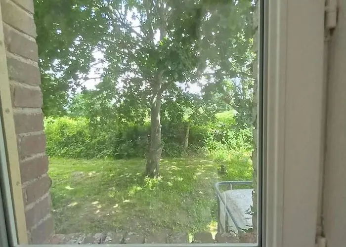 Mortain-bocage - 2-bed Wisteria - Sleeps 4 *