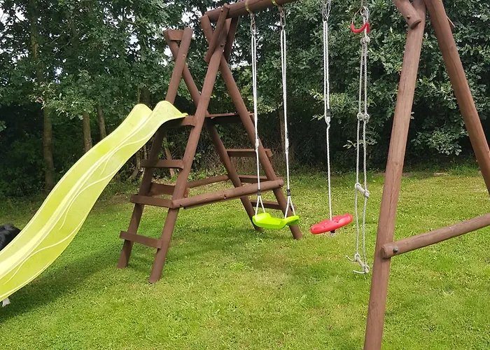 Semesterbostad Mortain-bocage - 2-bed Wisteria - Sleeps 4 *